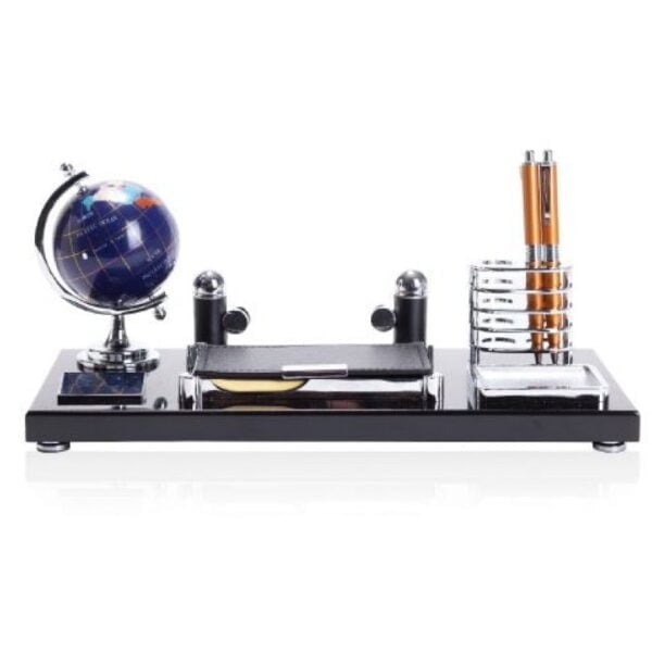 מעמד שולחני מהודר למנהל, בסיס עשוי עץ מעמד שולחני מהודר למנהל, בסיס עשוי עץ