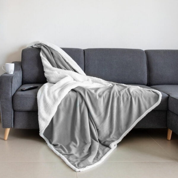 שמיכה ממותגת