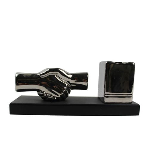 מעמד שולחני בעיצוב 