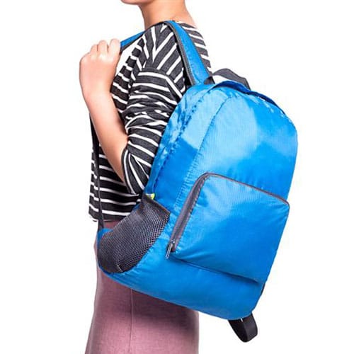 תיק קטן עם לוגו