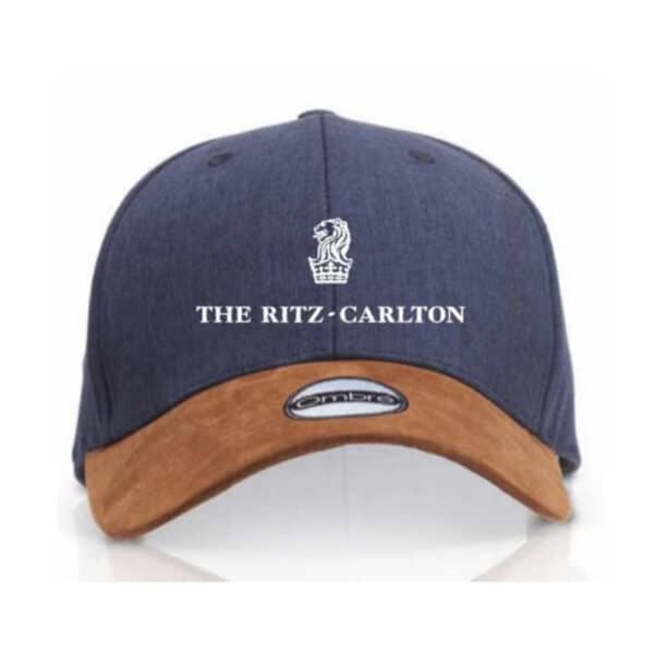 כובעים יוקרתיים עם רקמת לוגו