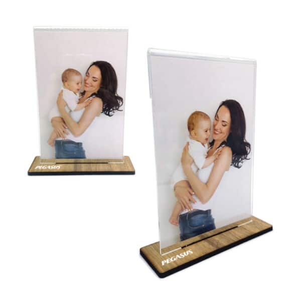 מסגרת לתמונות עם בסיס עץ