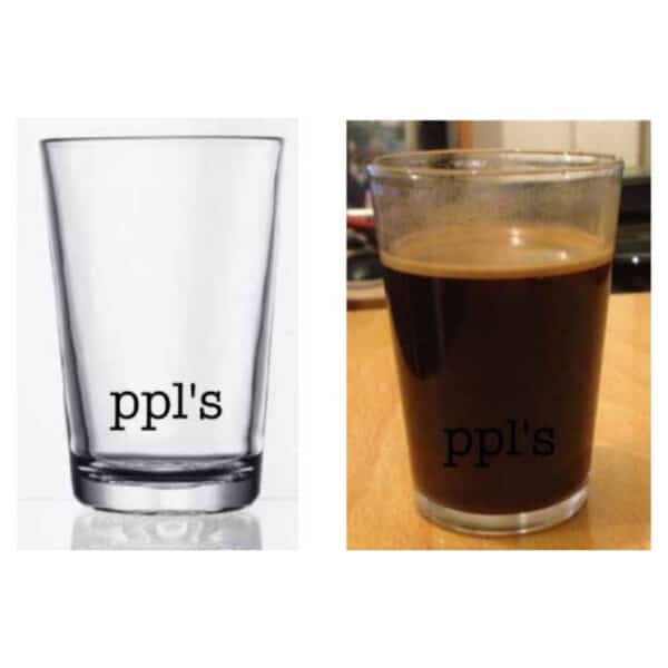 כוס קפה שחור ממותגת כוס קפה שחור ממותגת