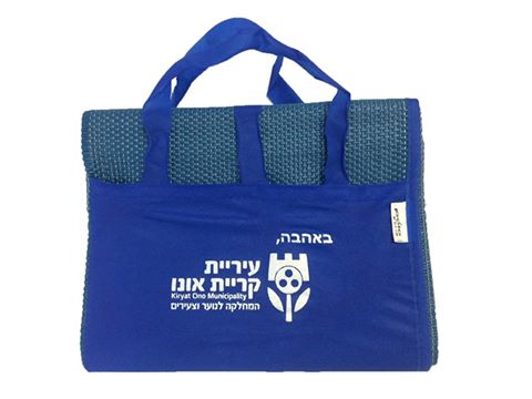 מחצלת ממותגת