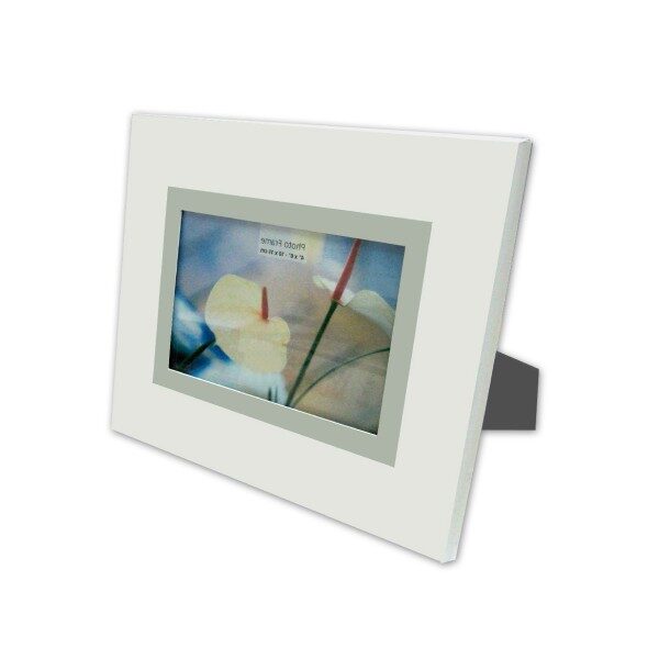 מסגרת ממותגת לתמונה ממתכת וזכוכית