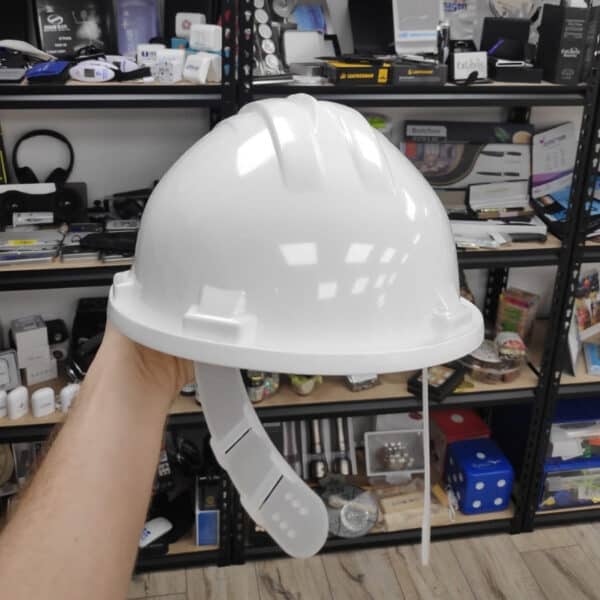 קסדת מגן עם לוגו קסדת מגן עם לוגו