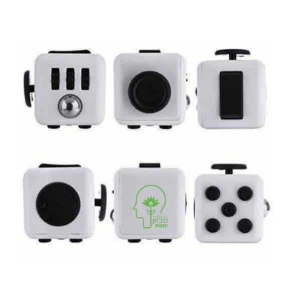 קוביית פידג'ט בקופסא ממותגת קוביית פידג'ט בקופסא ממותגת