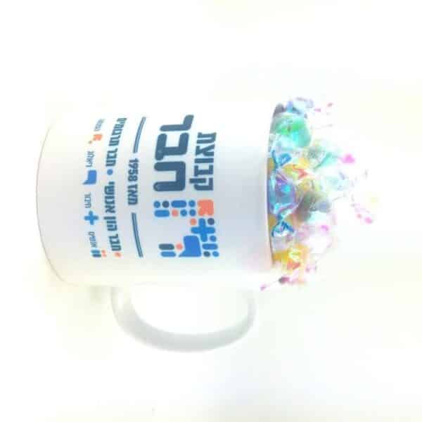 ספל עם סוכריות