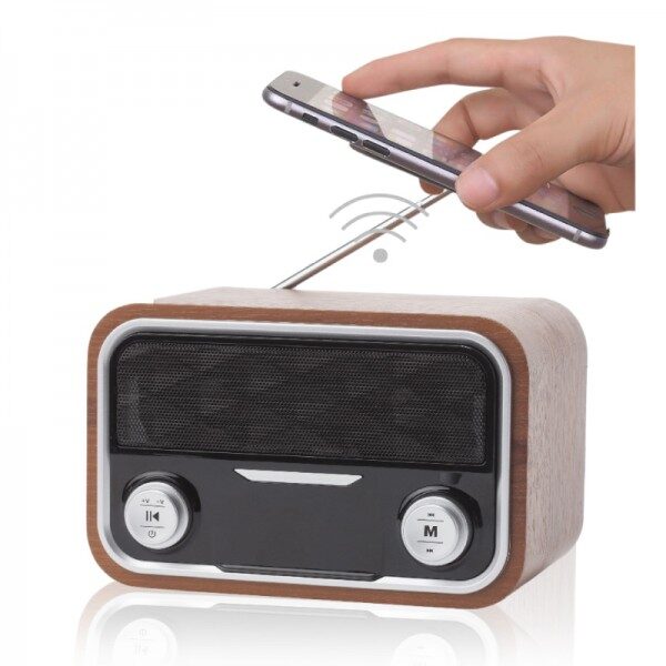 רדיו שולחני עם משטח טעינה אלחוטי