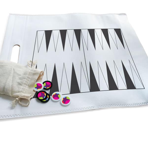 ערכת שש-בש ממותגת