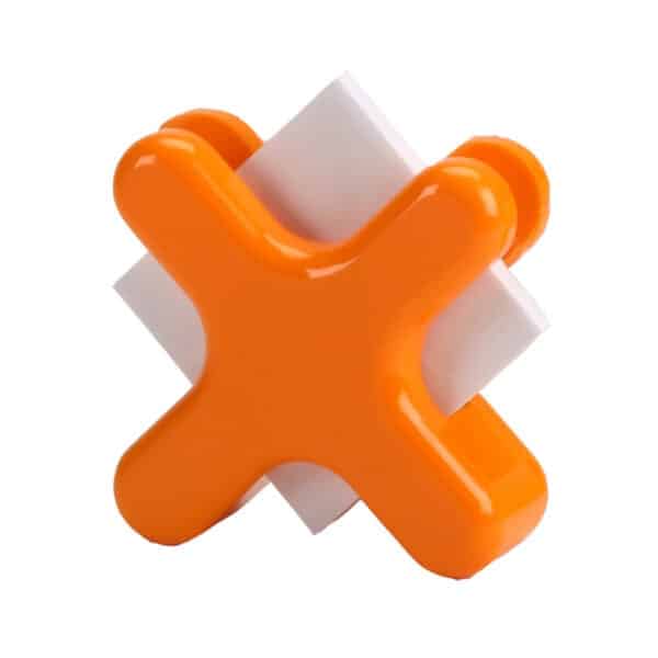 מעמד שולחני עם ניירות ממו