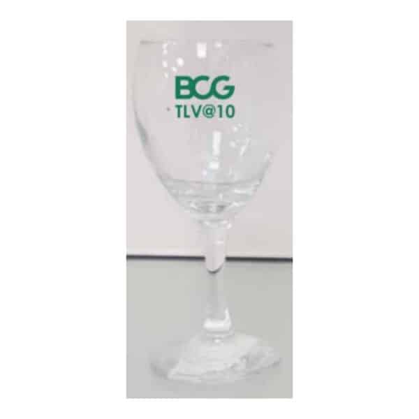 כוס יין עם לוגו