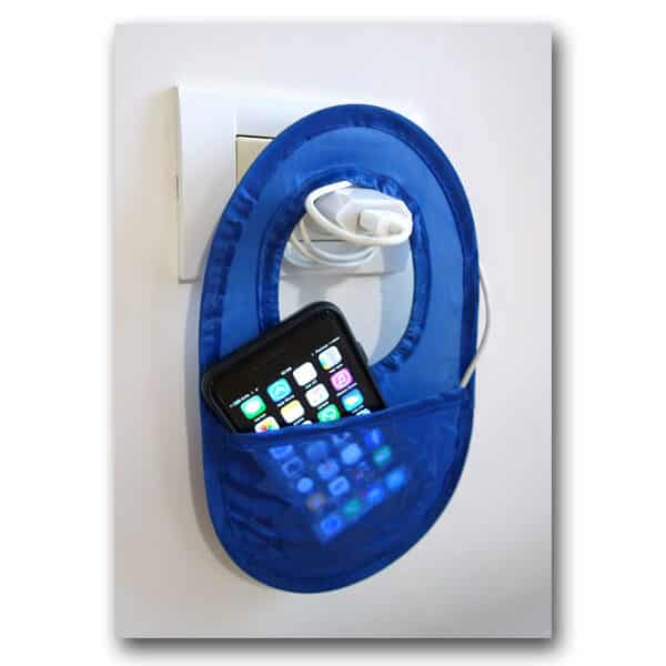 מתלה ממותג לטלפון נייד