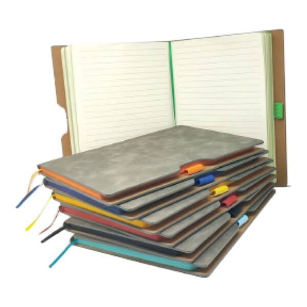 מחברת מעוצבת עם מקום לעט