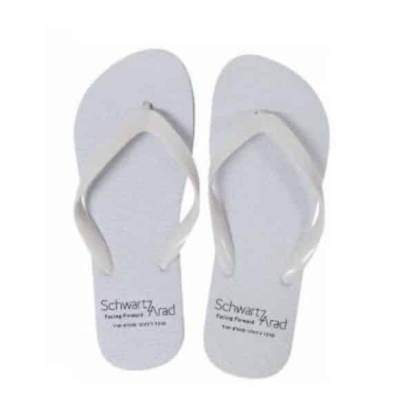 כפכפי אצבע עם לוגו