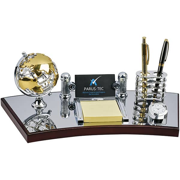 מעמד שולחני מהודר עץ ומתכת עם גלובוס מעמד שולחני מהודר עץ ומתכת עם גלובוס