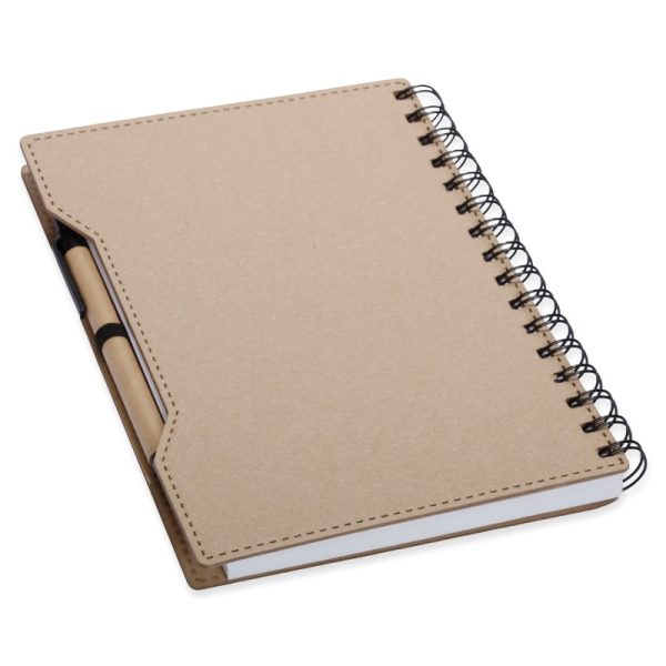 מחברת ממוחזרת עם עט מחברת ממוחזרת עם עט