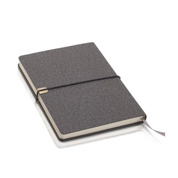 מחברת עם כריכת בד