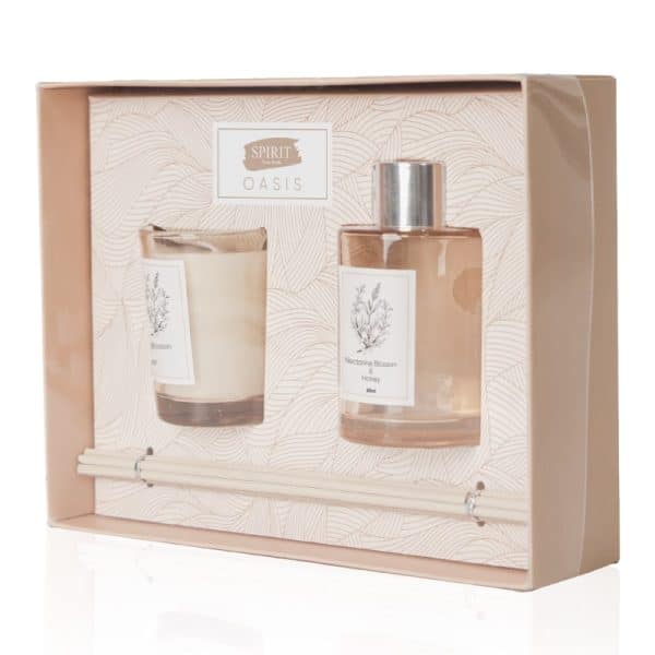 סט המשלב מפיץ ריח ונר ריחני