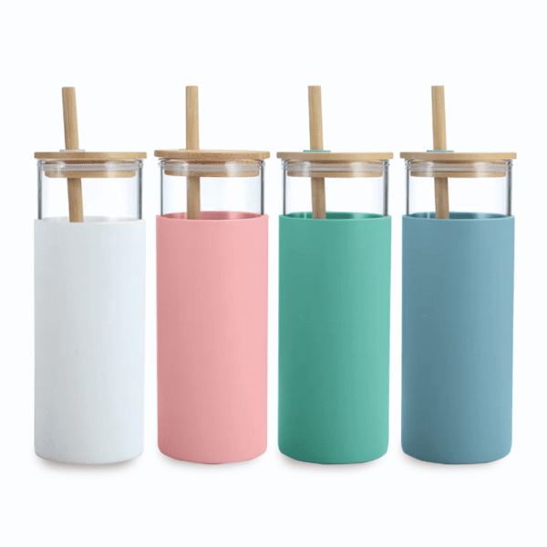 כוס זכוכית עם מכסה במבוק וקש