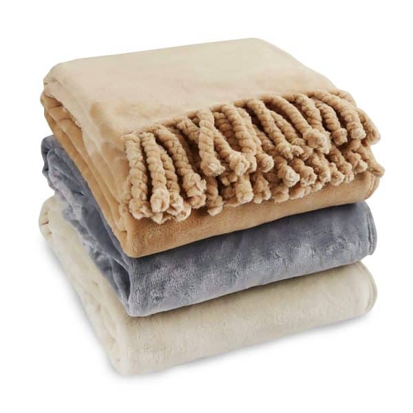 כרבולית עם רקמה