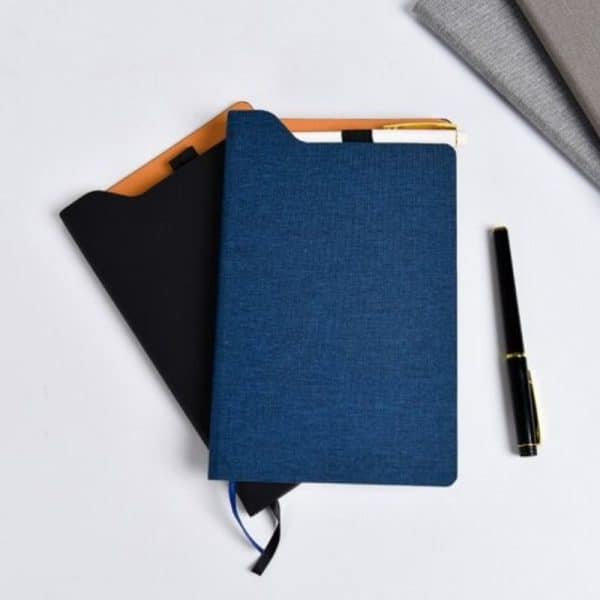 מחברות דמוי עור ממותגות