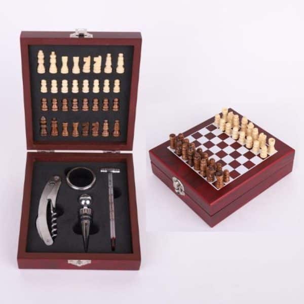 סט אביזרי יין בשילוב לוח וכליי שחמט