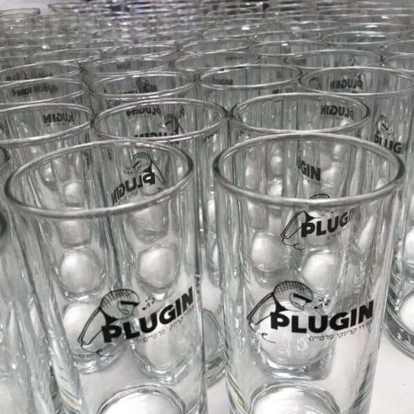 כוס הייבול ממותגת