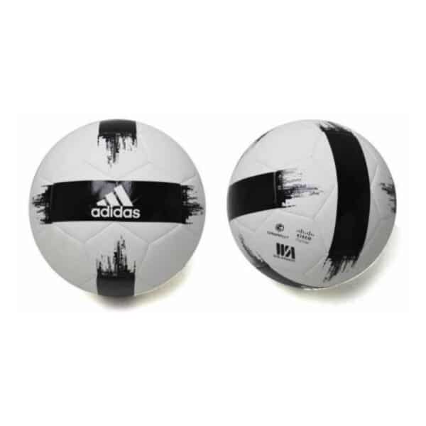 כדורגל עם לוגו