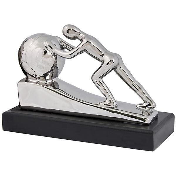 מעמד שולחני- אדם דוחף כדור