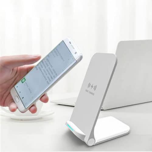 מטען אלחוטי שולחני ממותג מטען אלחוטי שולחני ממותג