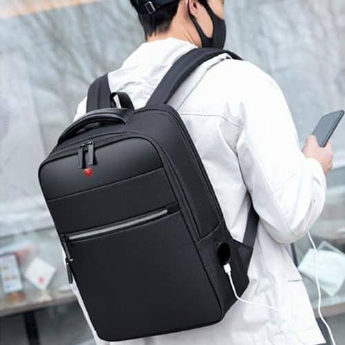 תיק גב למחשב עם שקע USB תיק גב למחשב עם שקע USB